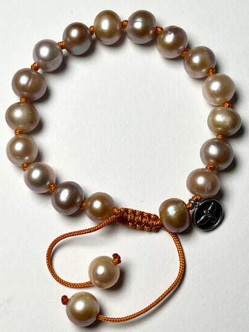 Pearl Bracelet with golden tones